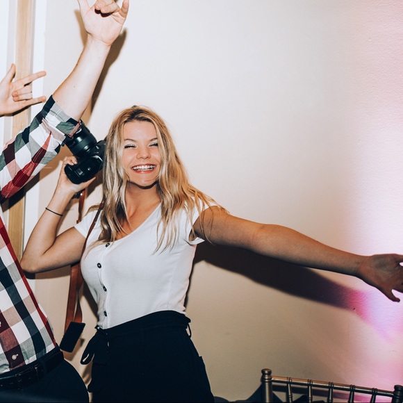 Meet your Posher, Michaela - Picture 3 of 3